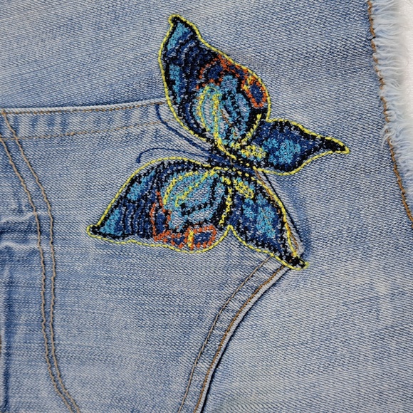 NOBO No Boundaries Embroidered Butterfly Raw Hem Jean Shorts Junior Size 15 - Picture 7 of 14